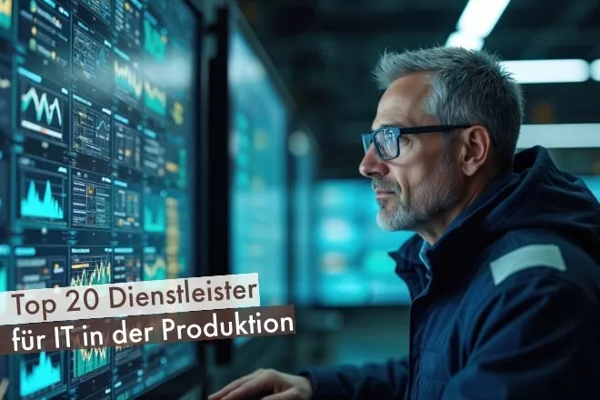 IT Dienstleister für Produktionsunternehmen: Entwickler vorm Screen