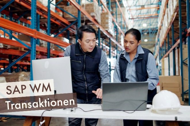SAP WM Transaktionen symbolisiert durch Mitarbeiter im Lager vor PC